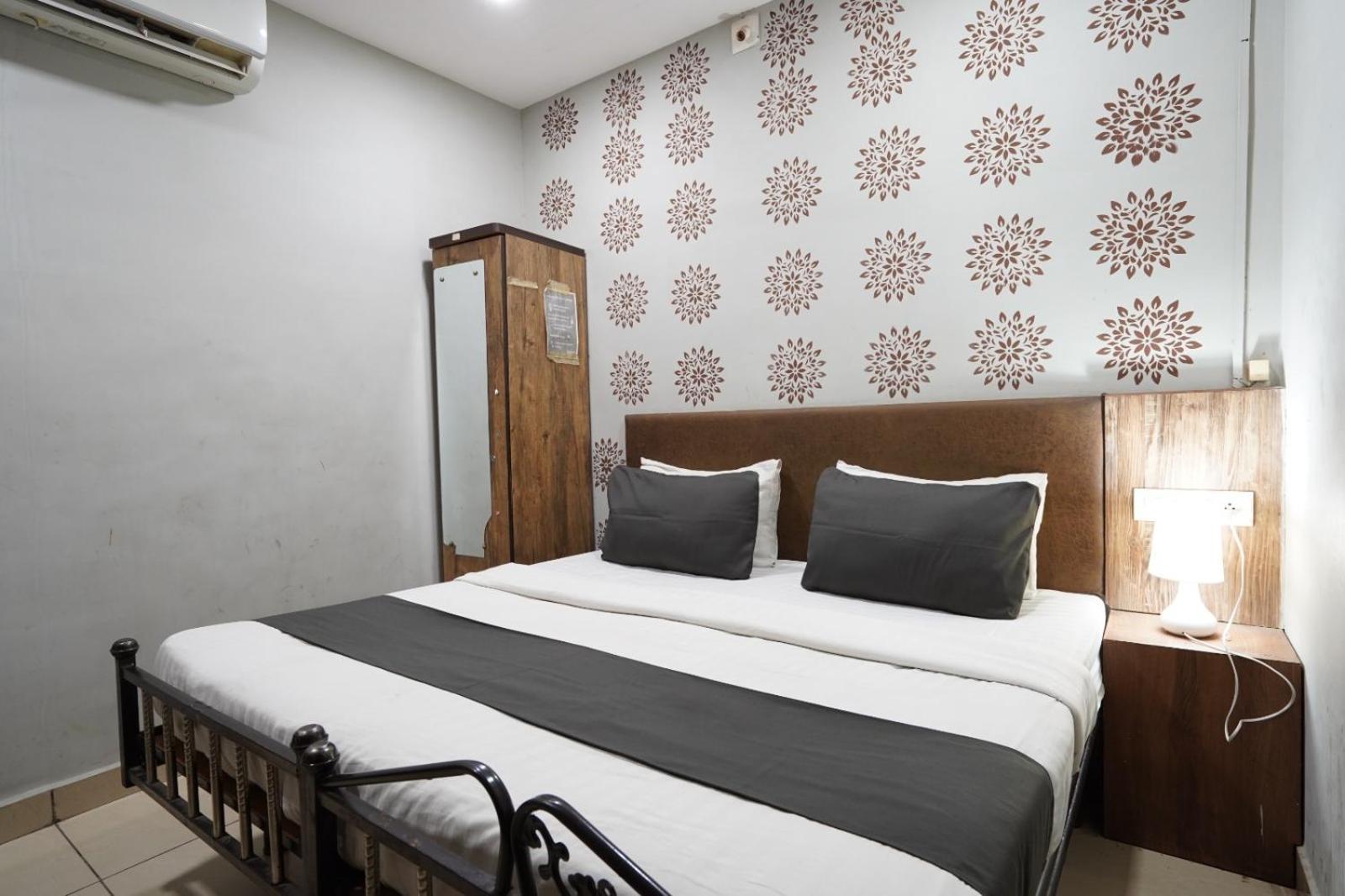 Hotel Sai Inn, Ahmedabad Airport Exterior photo