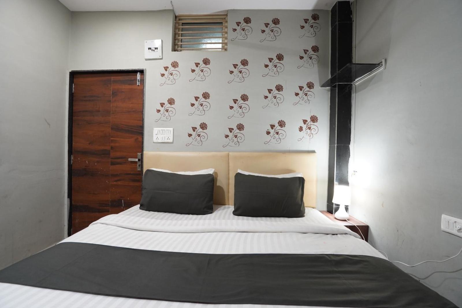 Hotel Sai Inn, Ahmedabad Airport Exterior photo