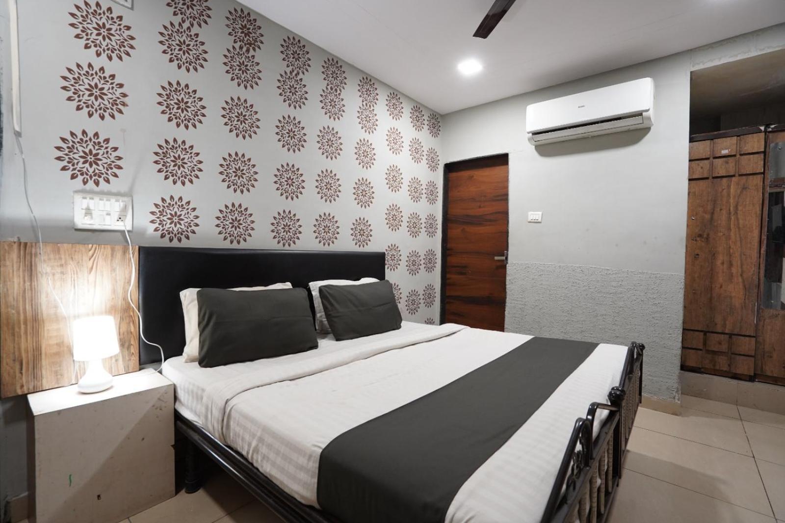 Hotel Sai Inn, Ahmedabad Airport Exterior photo