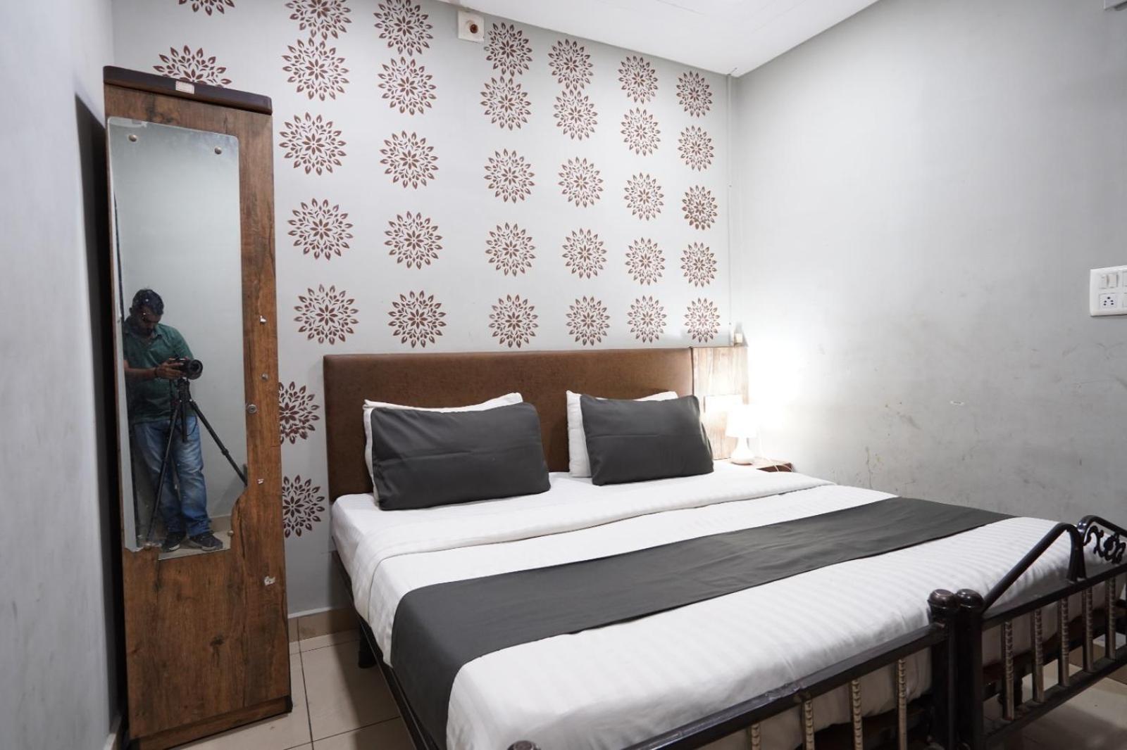 Hotel Sai Inn, Ahmedabad Airport Exterior photo